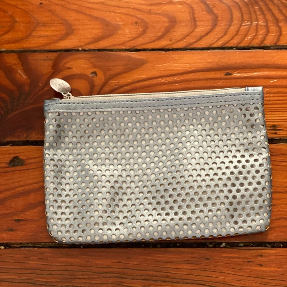 🧩 4/$20 Cosmetic Bag